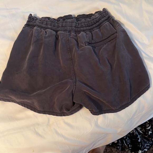 RARE DISCONTINUED lululemon shorts - Picture 2 of 3